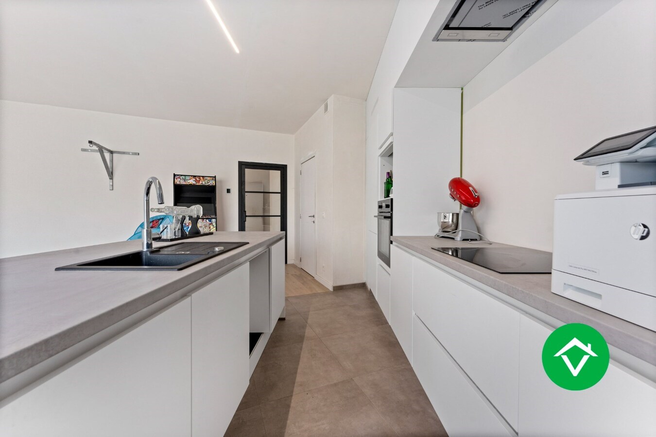 Gelijkvloers appartement met garage te Leke 