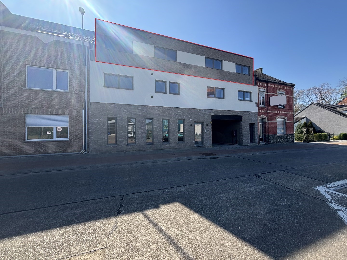 Ruim en instapklaar penthouse met 3 slpk. in centrum Leopoldsburg 