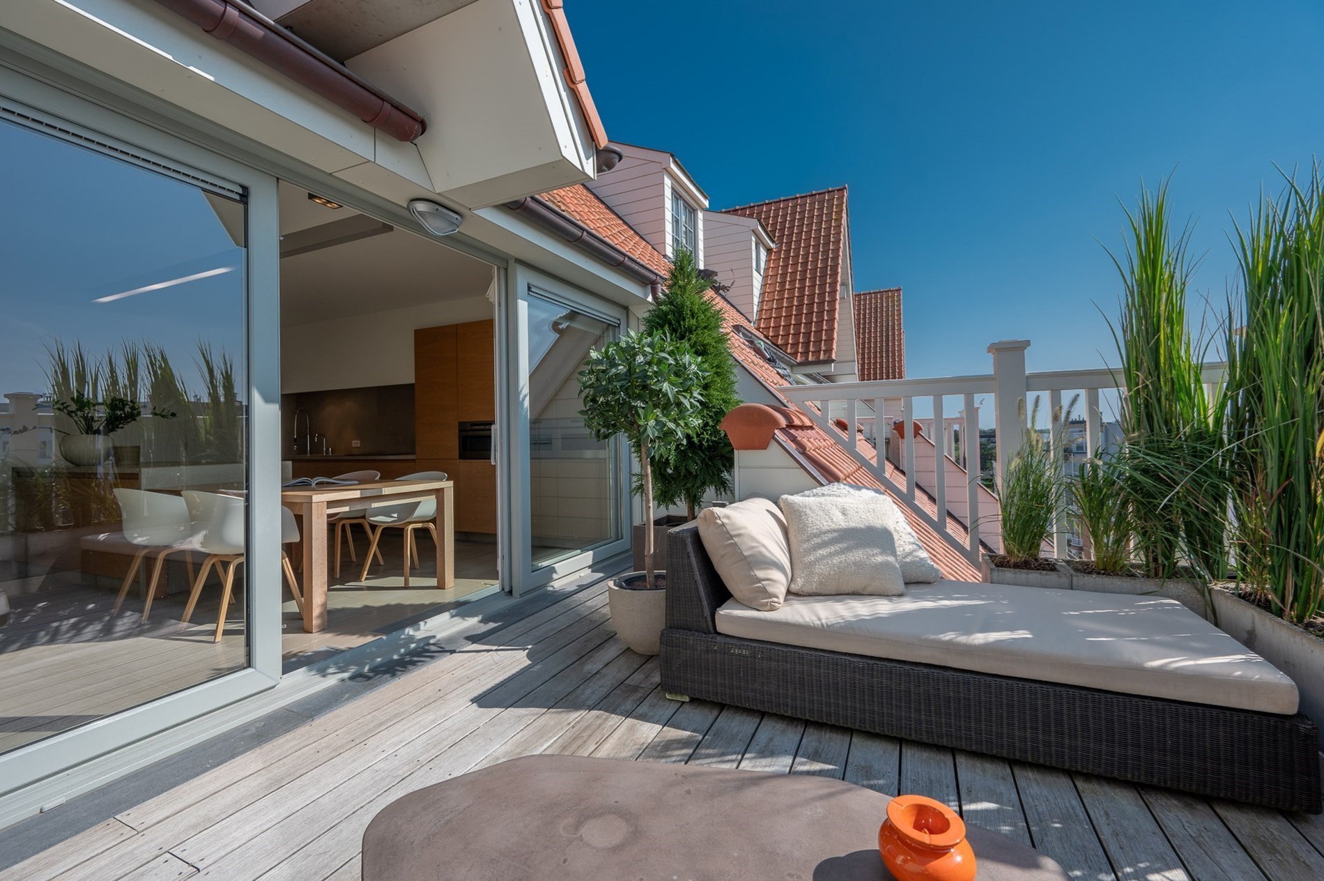 Magnifique appartement spacieux de 2 chambres avec de grandes terrasses situ&#233; au centre de la Zoutelaan &#224; Knokke (avec possibilit&#233; de cr&#233;er une 3&#232;me chambre) 