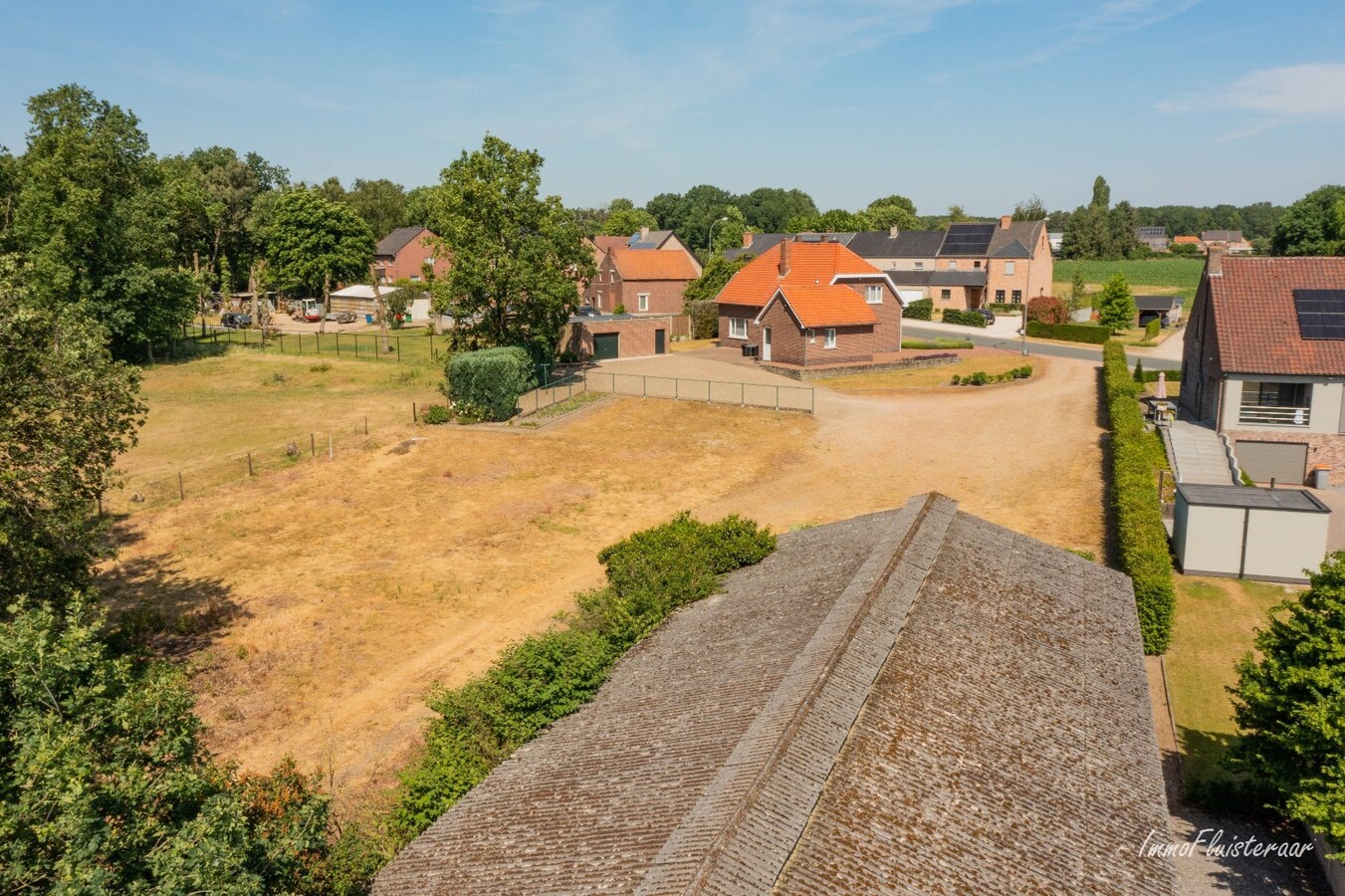 Charmante woning met stal en grond op ca. 1,63 ha te Opglabbeek (Oudsbergen) 