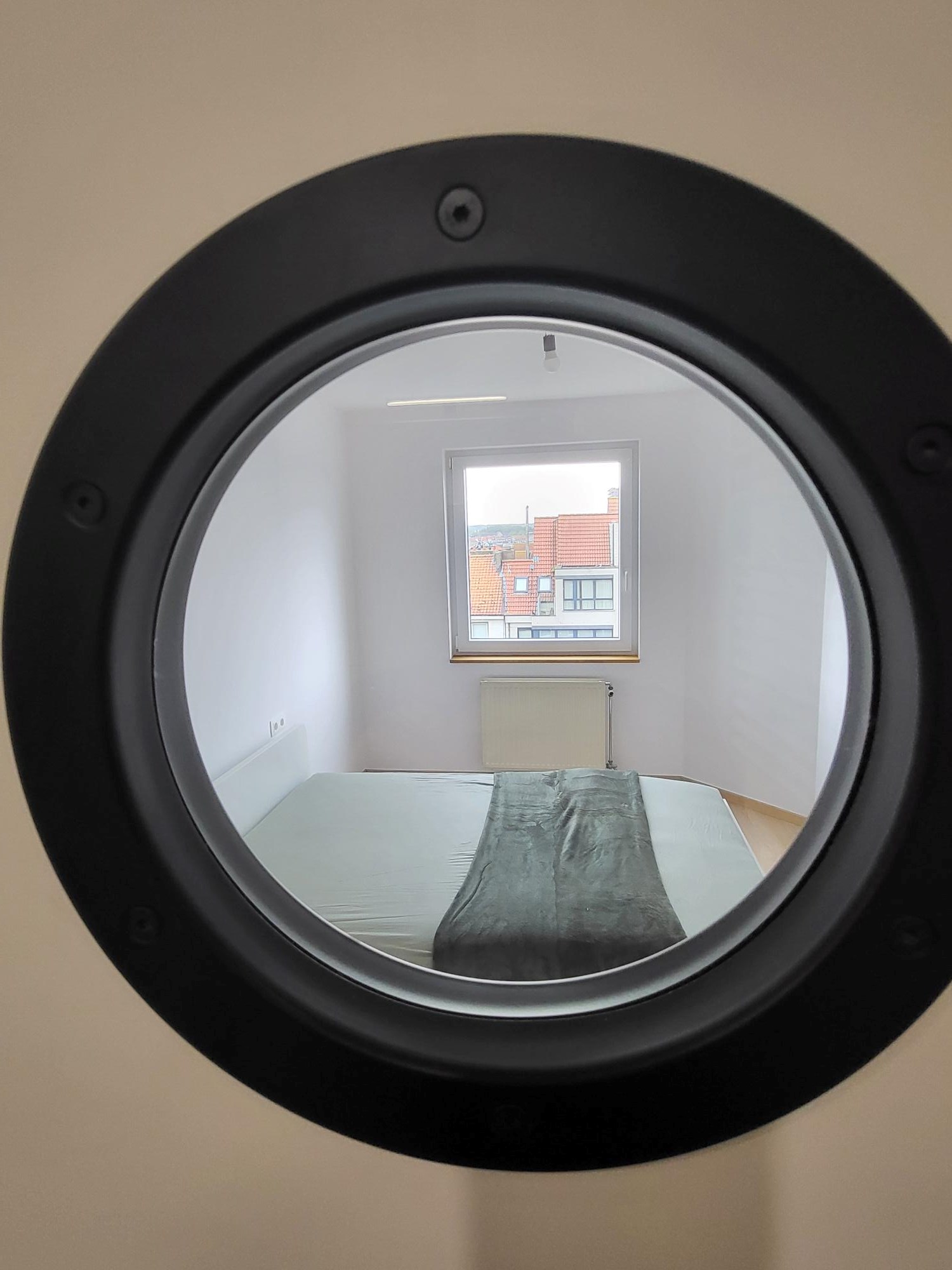 Zonnig Appartement met 2 Slaapkamers vlak bij de Zeedijk te Heist. 