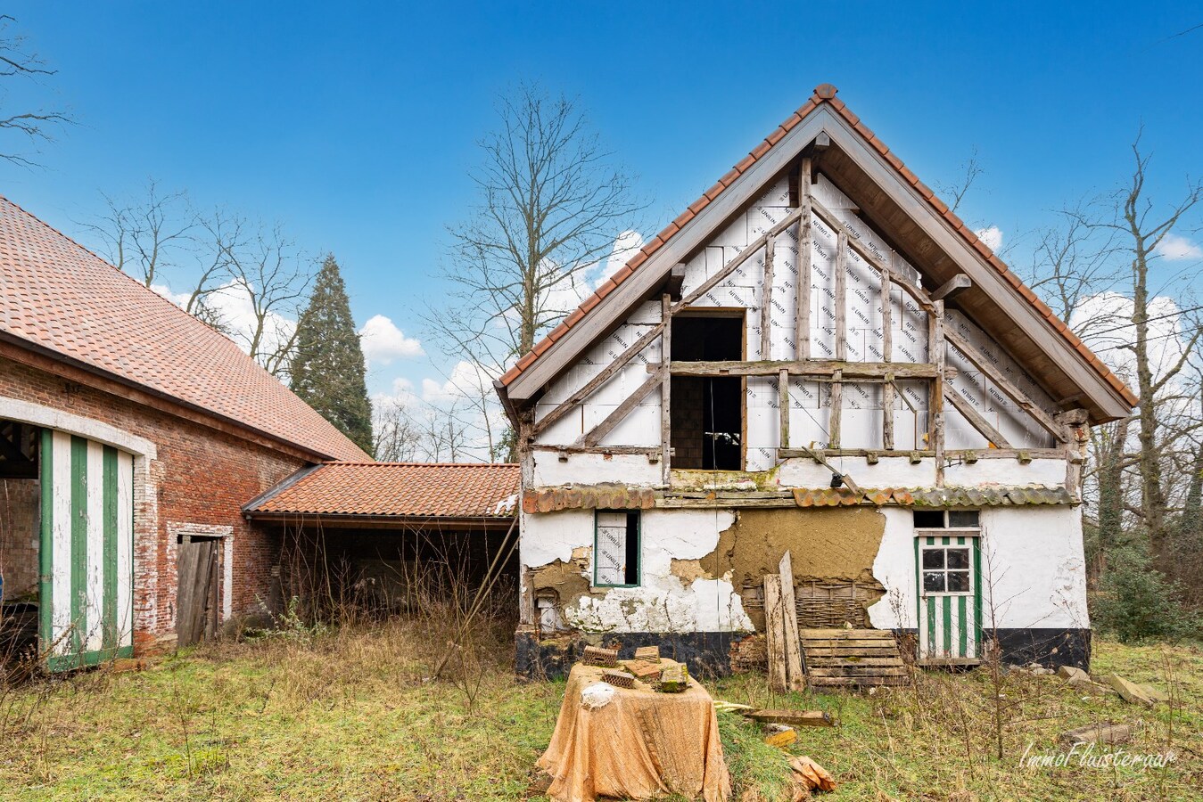 Uniek casco landhuis op een idyllische  locatie op ca. 8,26 ha te Diest 