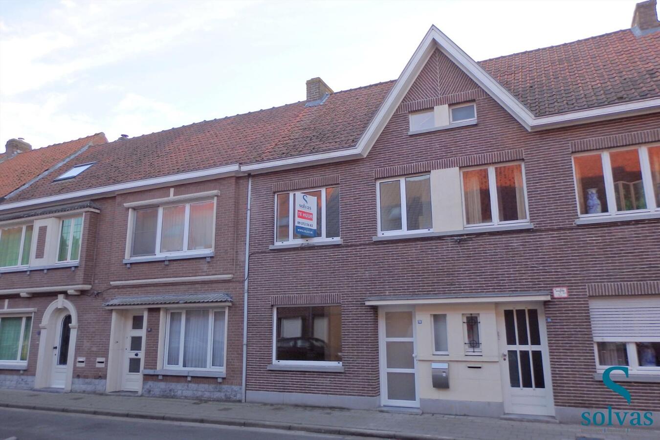 Gerenoveerde rijwoning in Eeklo! 