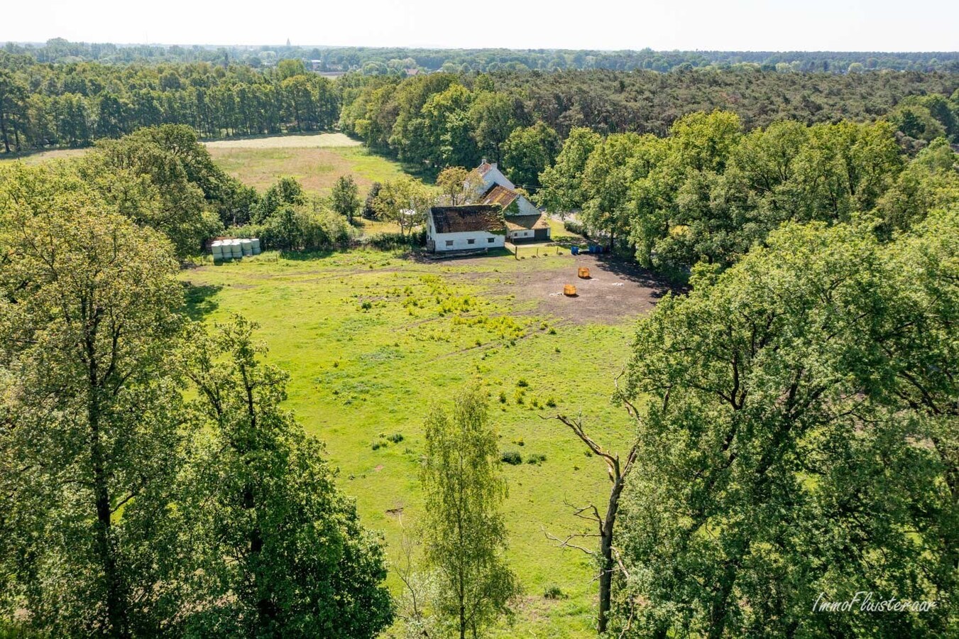 Hoeve op een uitzonderlijke locatie op ca. 5ha te Ham 