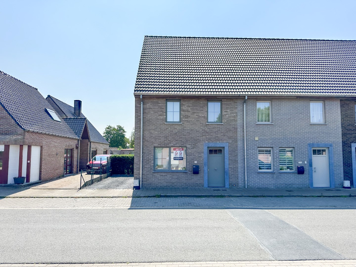 Perfect uitgeruste energiezuinige woning met 4 slpk, tuin en garage, Torhout 