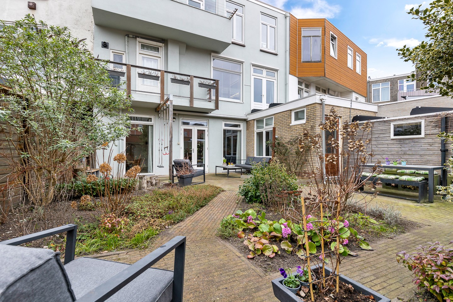 Let op deze woning doet mee aan de NVM Open Huizen Dag op zaterdag 1 april van 11:00 tot 15:00! 