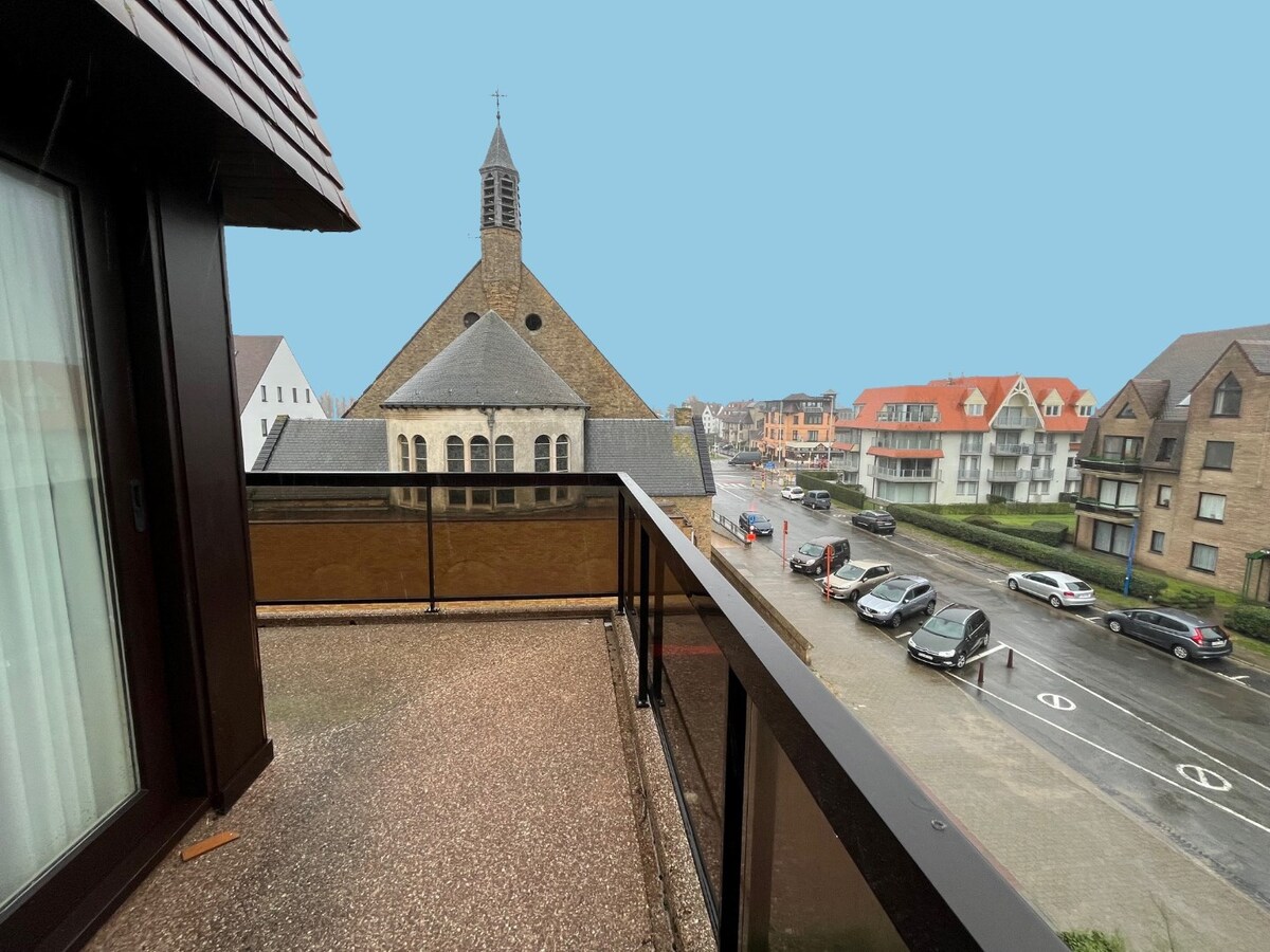 Verzorgd 2-slpk-app. nabij St-Idisbald + zonnig terras met lateraal zeezicht 
