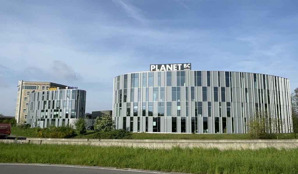 Kantoren met dienstverlening in Planet Business Center aan The Loop in Gent