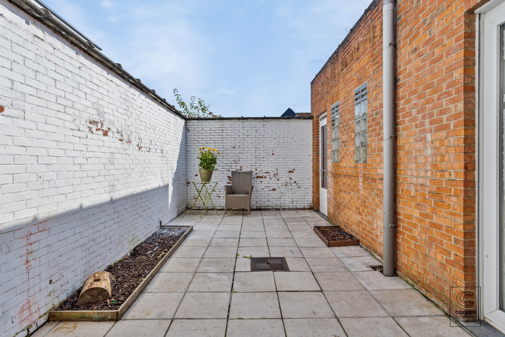 Charmante woning met 3 slaapkamers en een bewoonbare oppervlakte van 132 m&#178; op een TOPlocatie te Emblem 