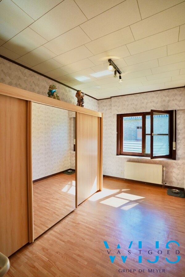 Woonhuis op 1000m&#178; in hartje Ertvelde ! 