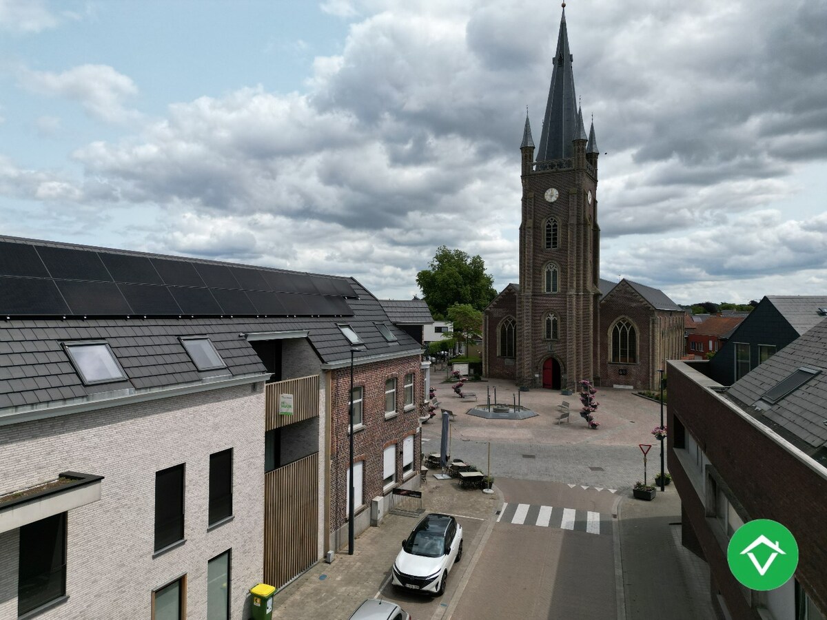 Nieuwbouwappartement met 3 slaapkamers, terras en autostaanplaats in hartje Gits 