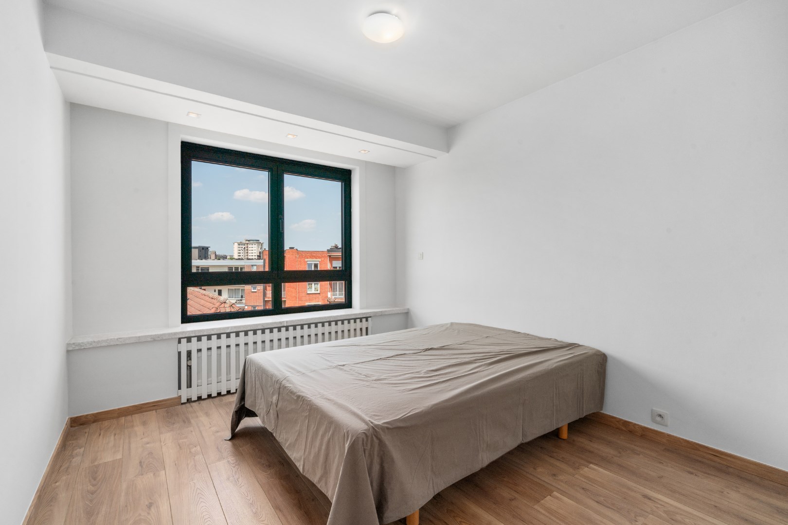 Instapklaar ruim hoek appartement met prachtig open zicht 