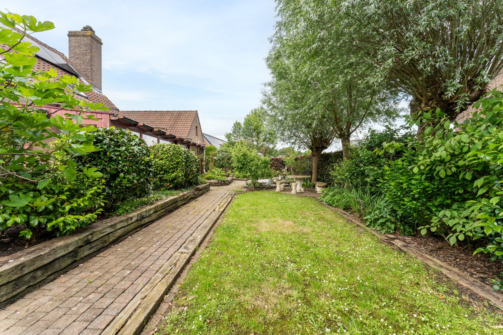 Stijlvolle  villa op mooi hoekperceel (751 m&#178;), Torhout 