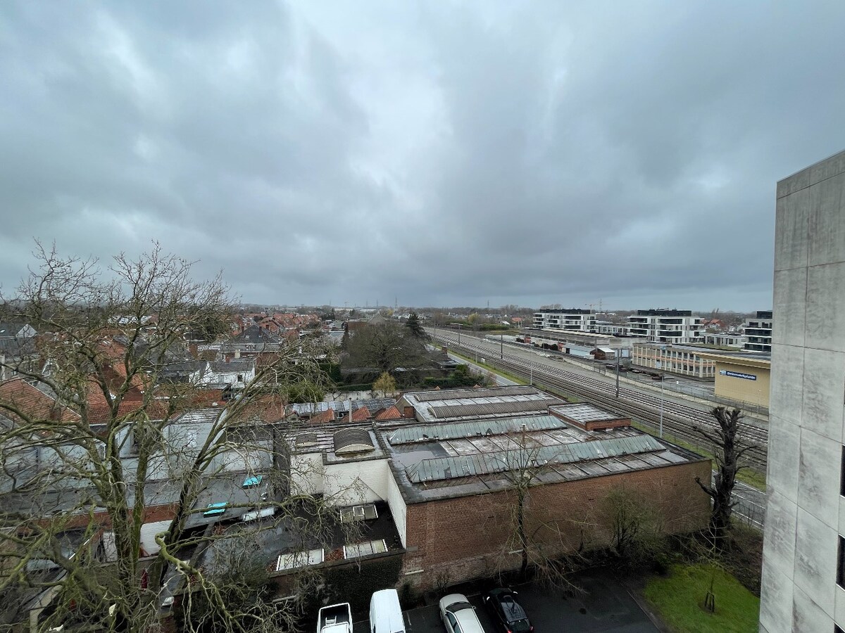 Appartement met 2 slaapkamers en autostaanplaats te Roeselare 