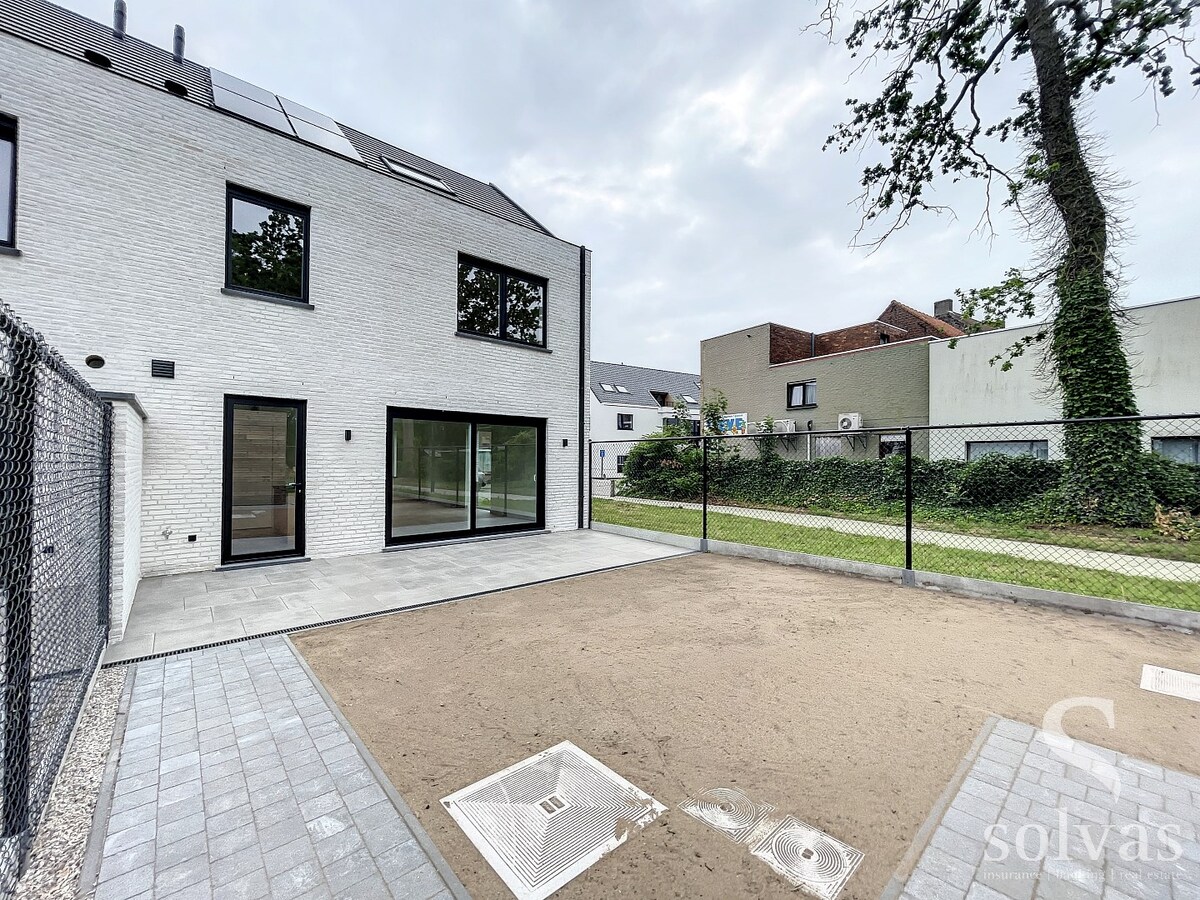 Nieuwbouwwoning in centrum Adegem 