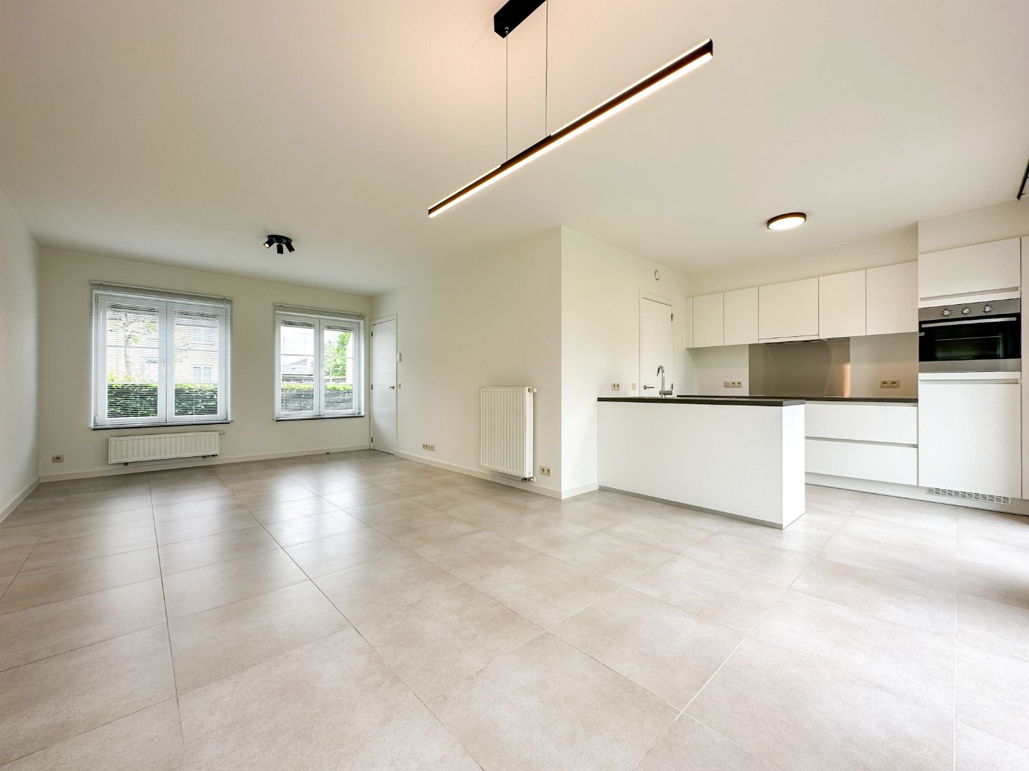 Instapklare woning met 3 slpk, tuin, autostaanplaats, rustige gelegen te Lichtervelde 