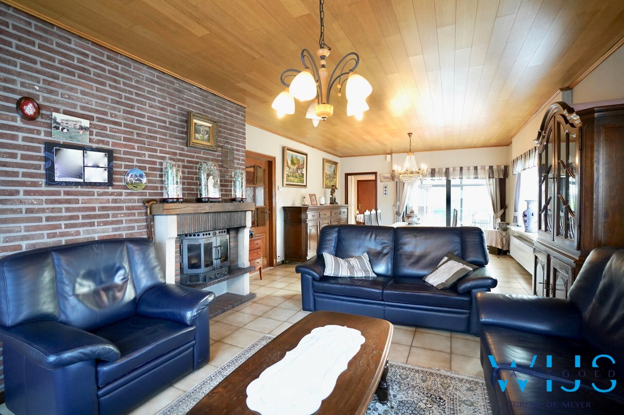 Zeer goed onderhouden woonhuis op 1.165m&#178; te ERTVELDE ! 