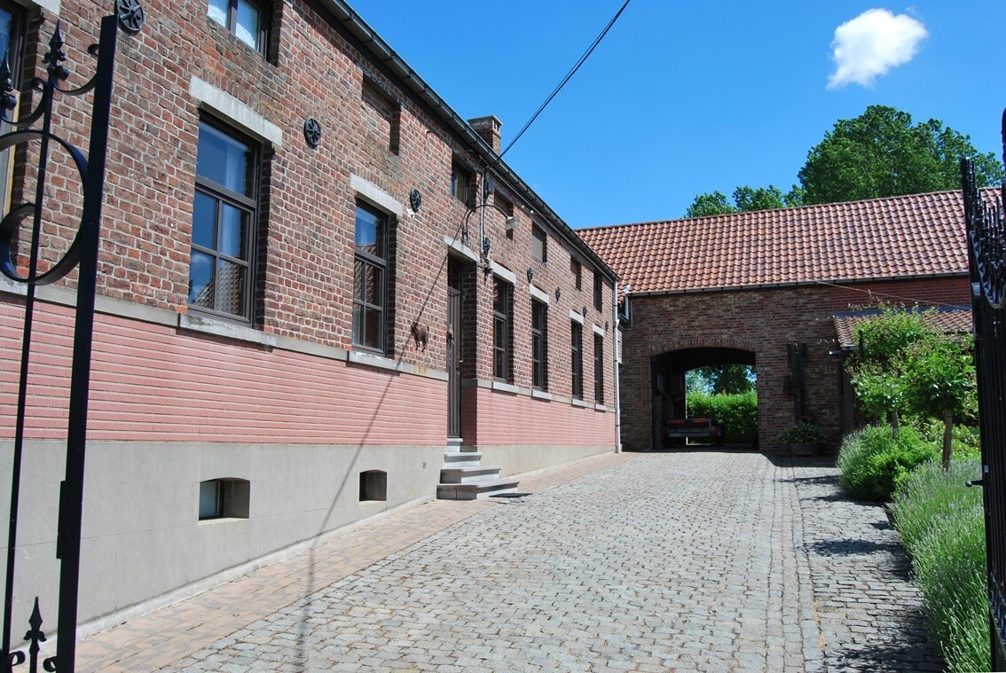 Charmante hoeve op ca. 1,1ha te Geraardsbergen 