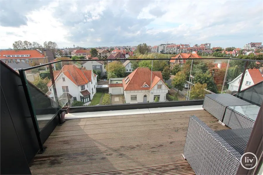 Recent(2018) appartement met ruim terras en zicht op het Zegemeer