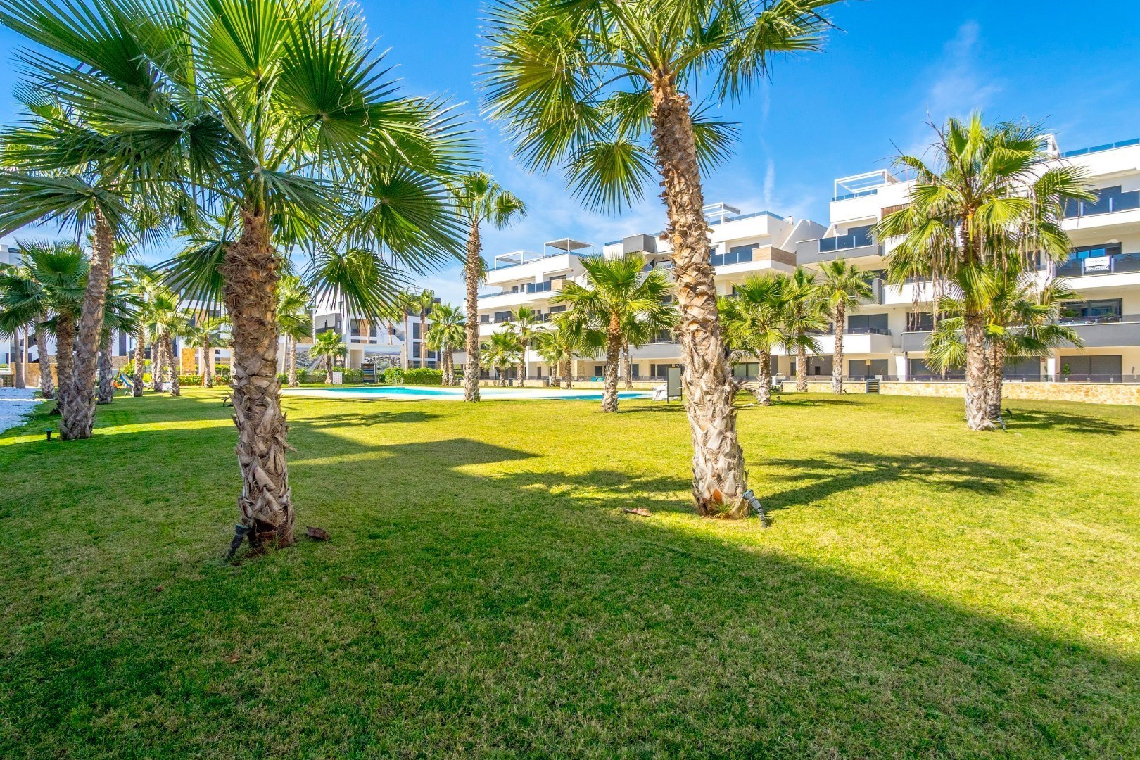 SPECIALE AANBIEDING Volledig ingericht nieuw appartement - direct beschikbaar! 
