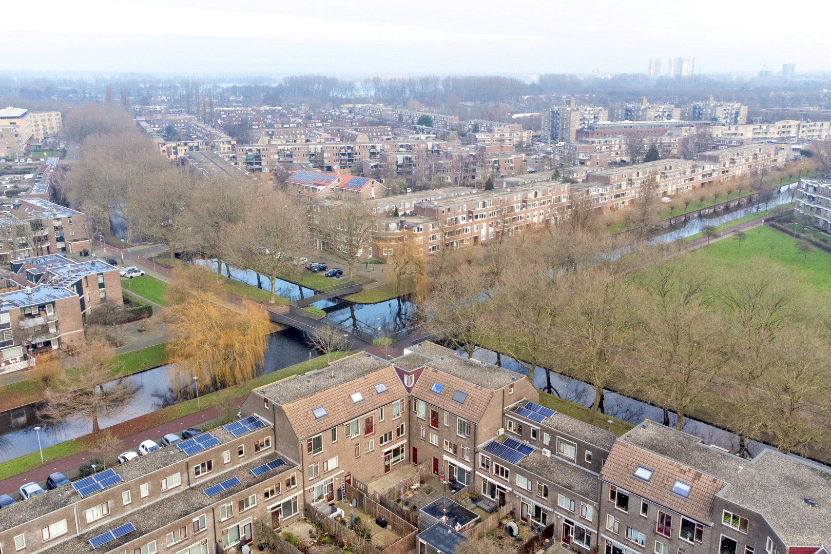 Deze 3 kamer maisonnette van 79 m2 woonplezier is zonder klussen te betrekken. 