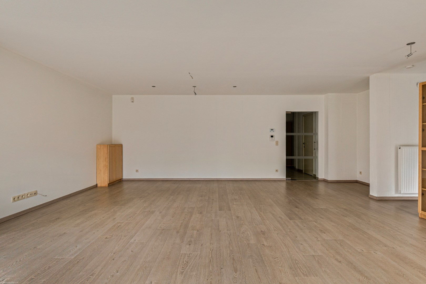 Ideaal gelegen gelijkvloers appartement met 3 slaapkamers in verkeersvrije straat - EPC 133 kWh/m&#178; - bewoonbare opp. 127 m&#178; 