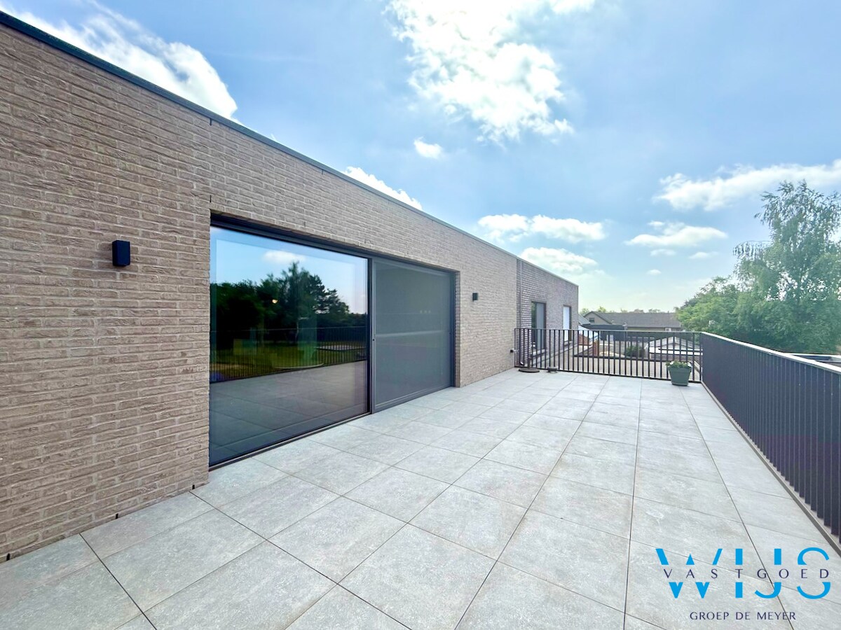 Zeer tof kantoor van 130m&#178; te Assenede ! 