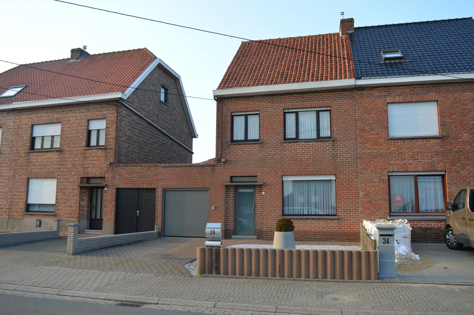 Perfect onderhouden woning met diepe tuin & garage op rustige ligging te Oudenburg