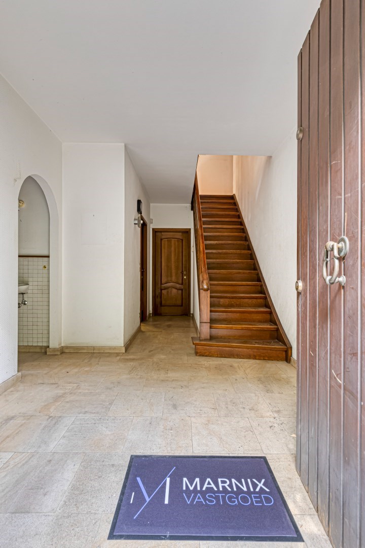 Ruime gezinswoning met 5 slaapkamers, praktijkruimte en dubbele garage in Kessel-Lo – EPC 337 kWh/m&#178; – bewoonbare oppervlakte ca. 301 m&#178; 