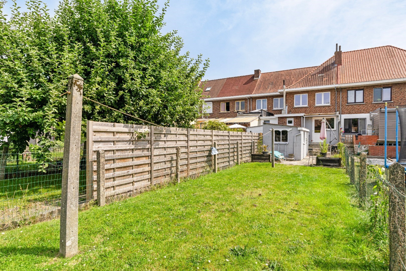 Lichtrijke instapklare woning met 3 slaapkamers en tuin te Ath 