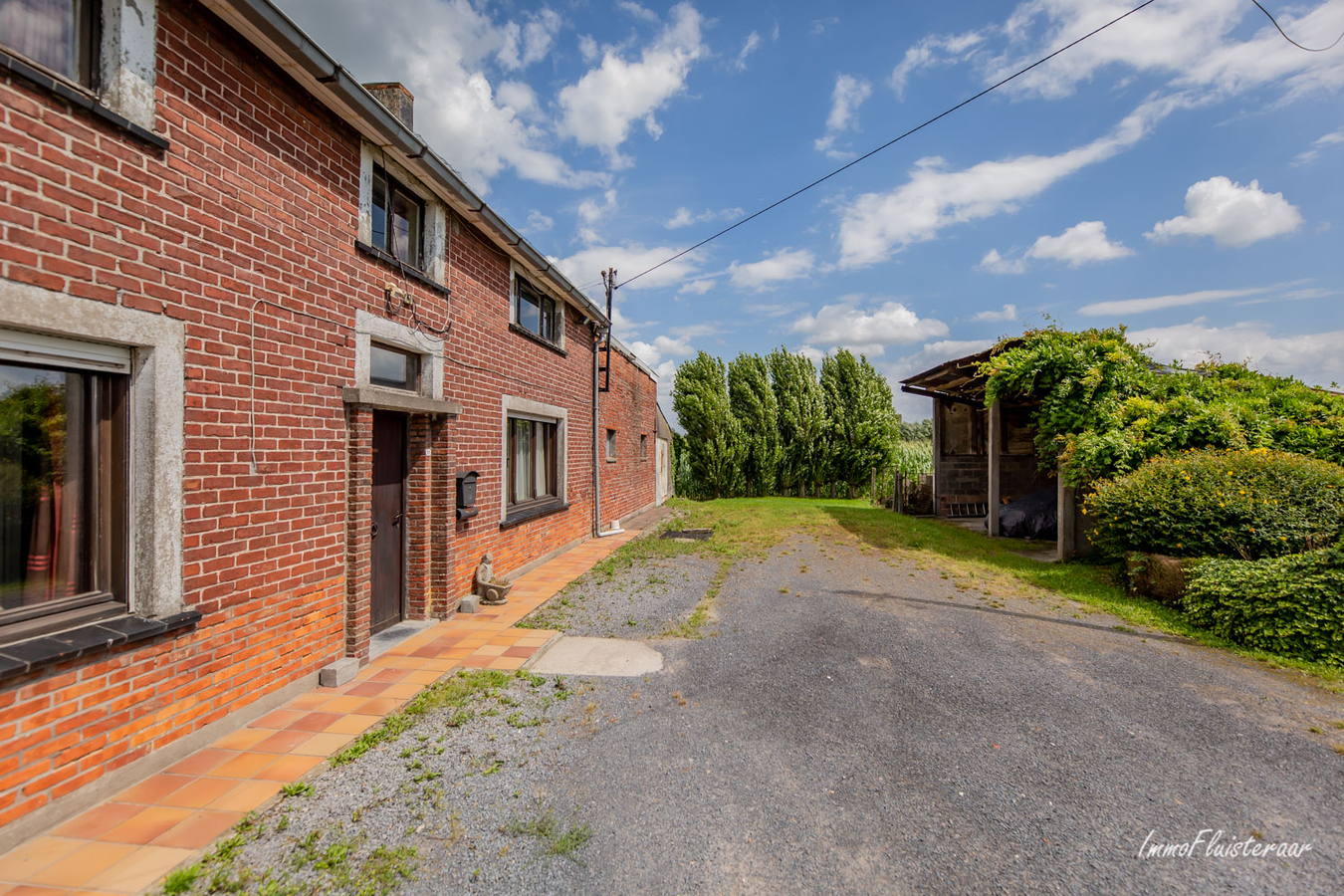 Landelijke woning met stalgebouwen en aanpalende weiden op 5.760m&#178; 