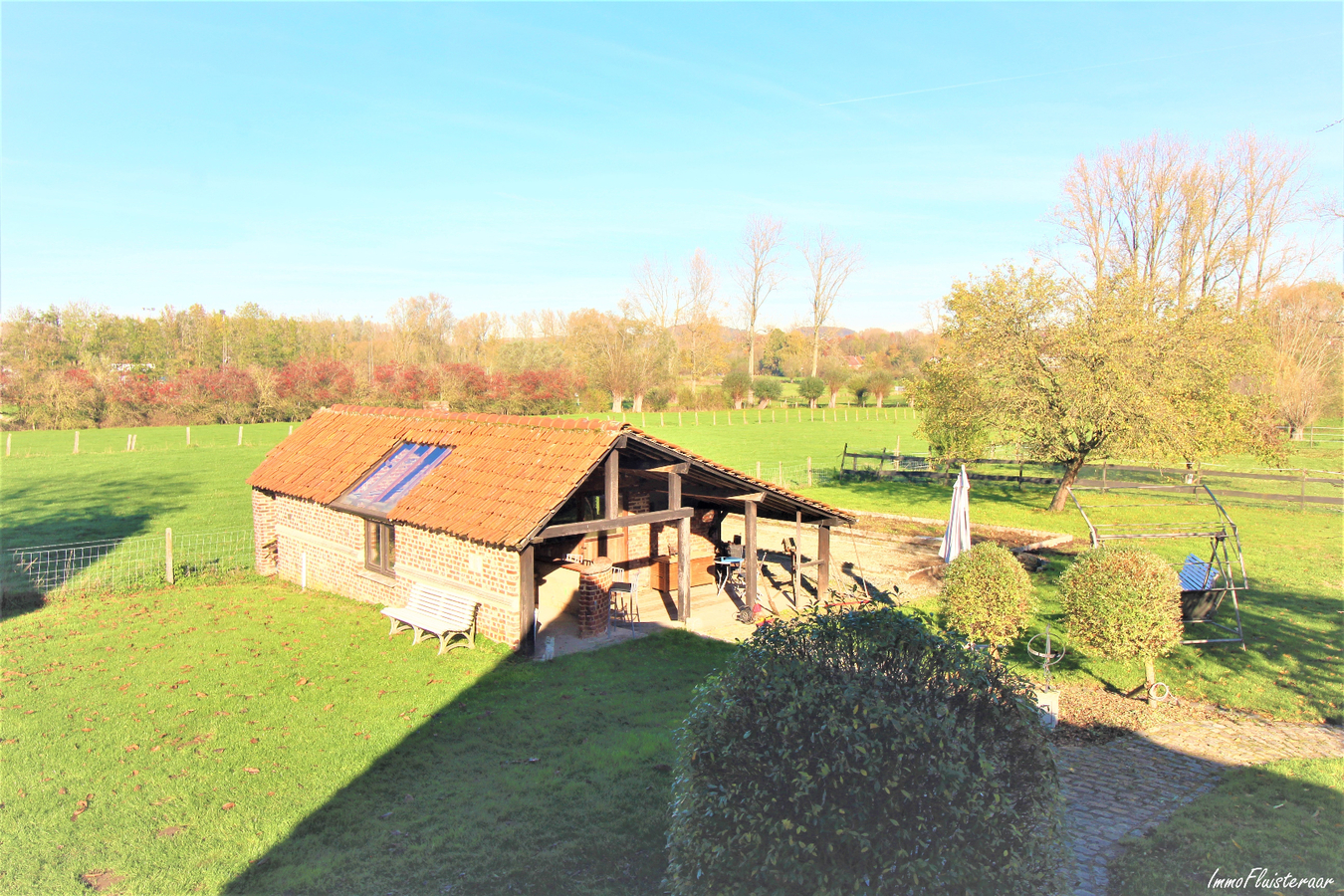 EN OPTION - Maison avec annexes et pr&#233;s sur environ 1ha &#224; Tollembeek/Galmaarden (Brabant Flamand) 