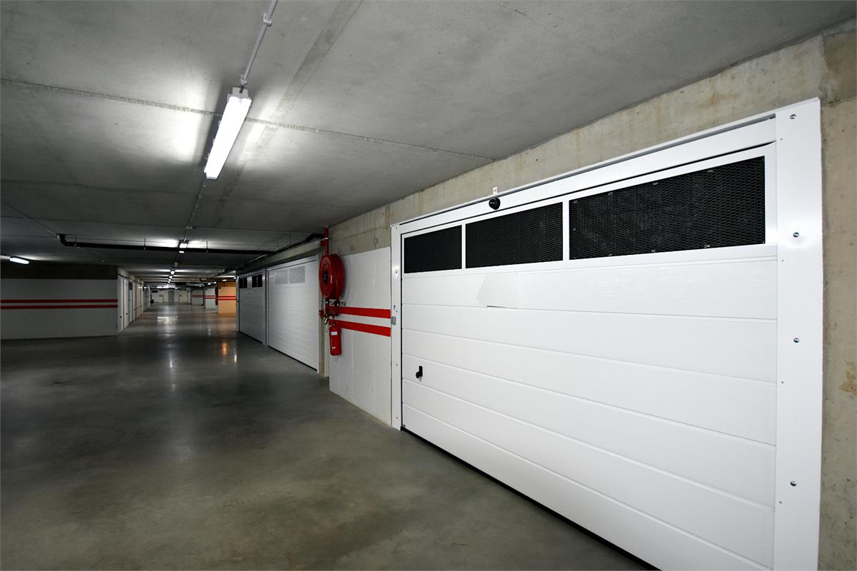 Zeer ruime garagebox in de Nieuwe Consessie 