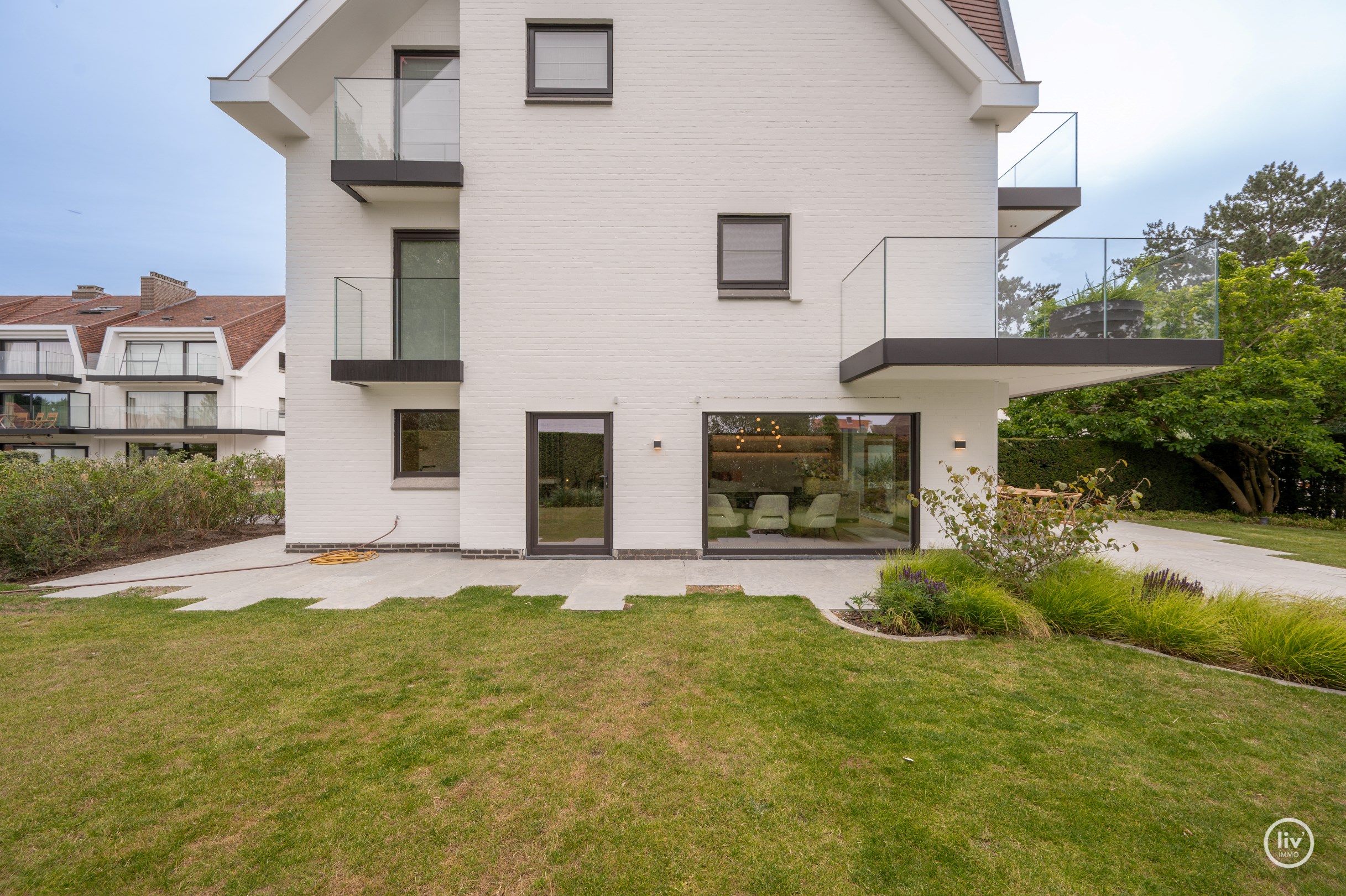 Magnifiek tuinappartement met zonovergoten tuin in het hart van het Zoute. 