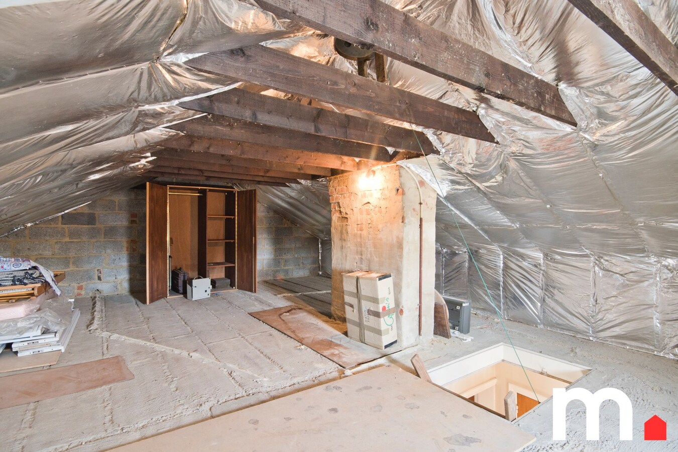 Halfopen kloeke woning met 3 slaapkamers en zonnige tuin in Heule. ! 