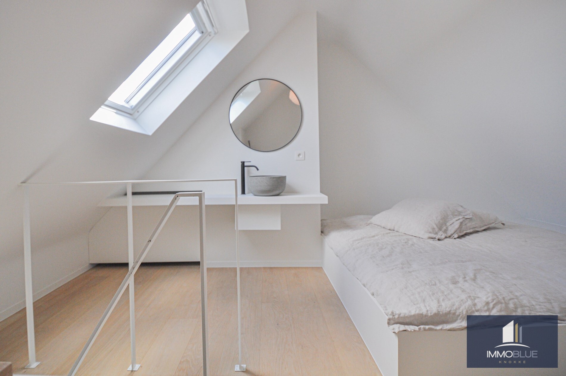 Volledig gerenoveerd appartement met een ruim zonneterras. 