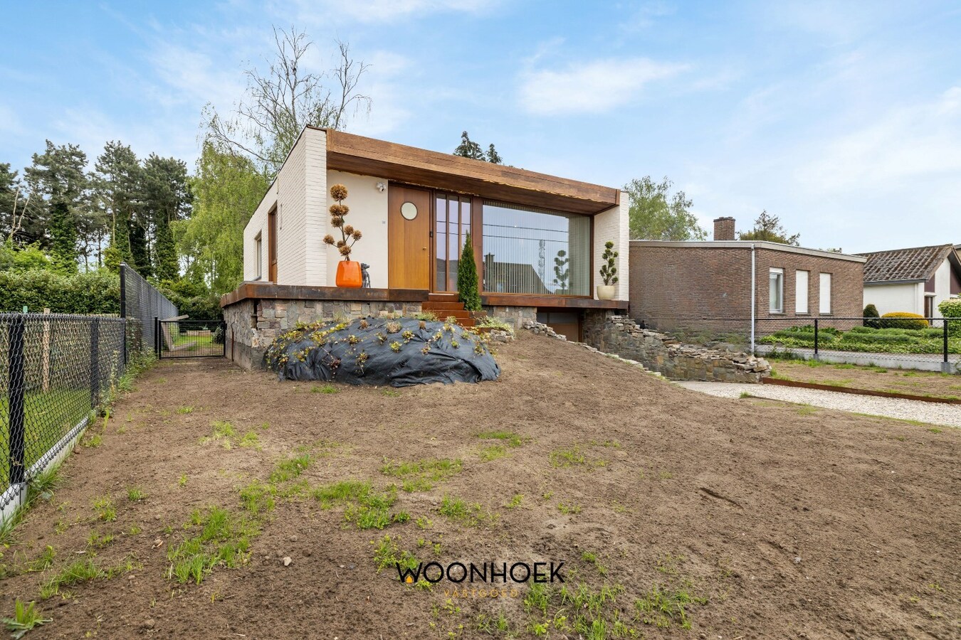 Uitstekend gelegen OB met inpandige garage en grote tuin in Moerbeke! 