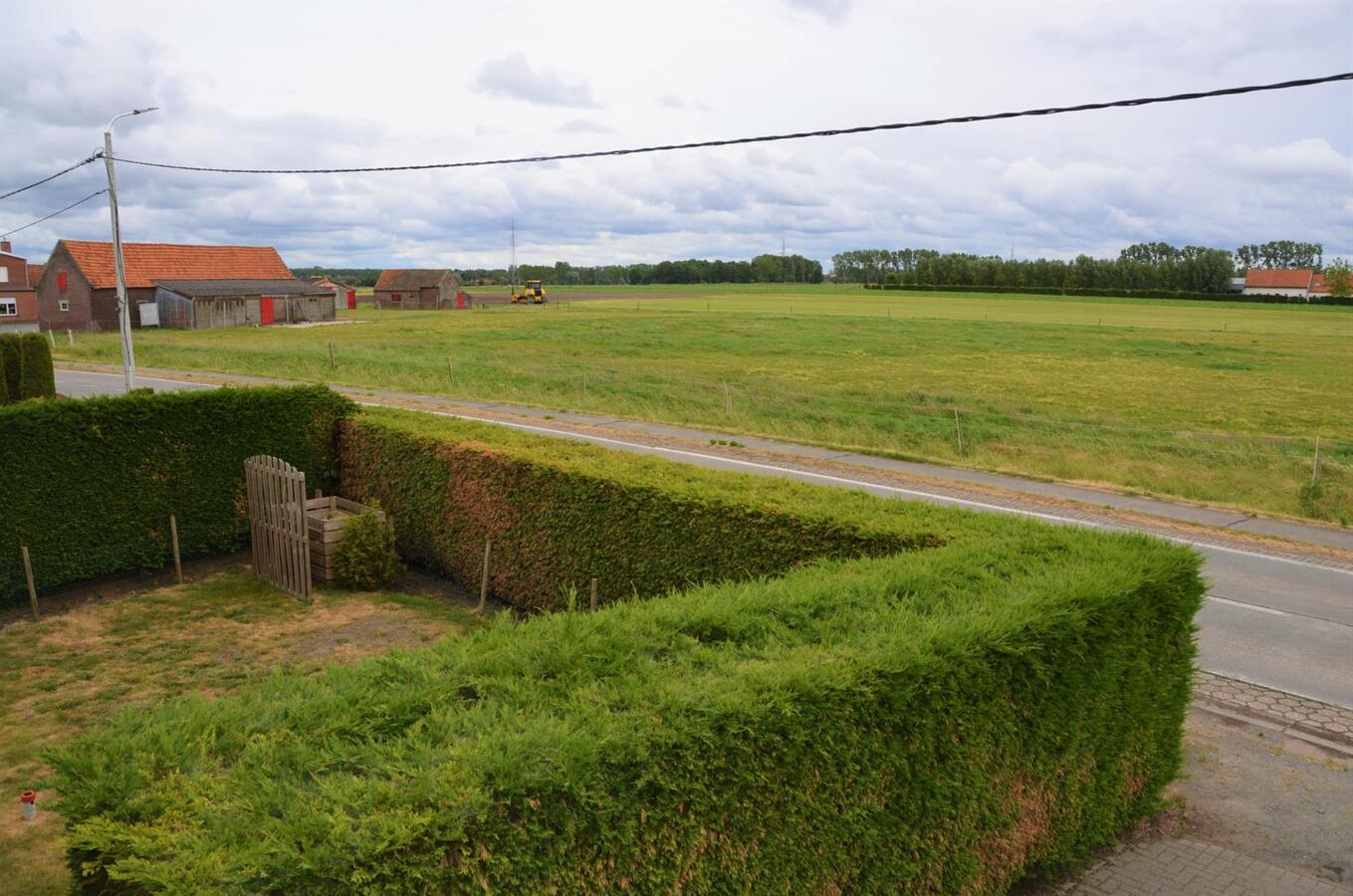 Half open bebouwing met 3 ruime slaapkamers en tuin 