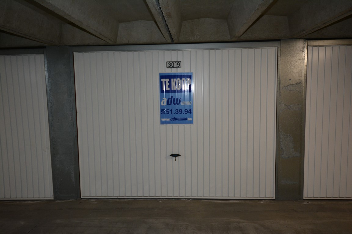 Ruime garagebox op een absolute topligging te Duinbergen 