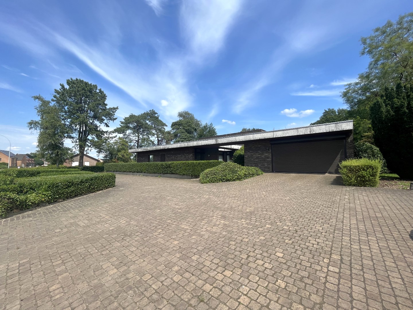 Unieke villa op perceel van ca. 5.313m&#178; te Geel 