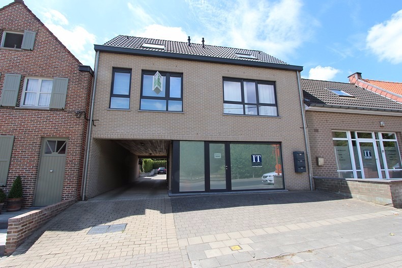 Duplexappartement met parking en zonneterras te Moorslede 