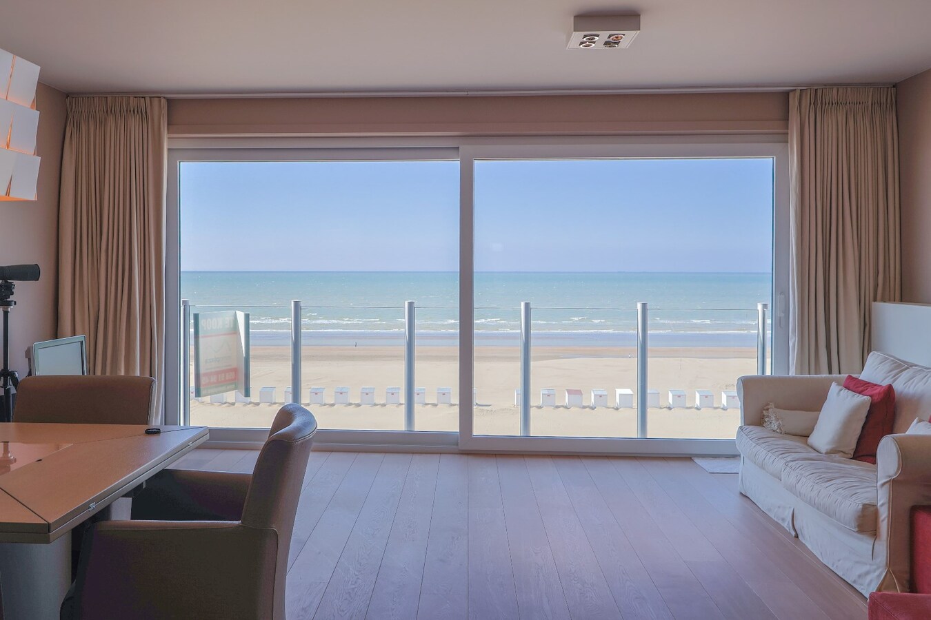 Appartement magnifique avec vue frontale sur la mer et deux chambres &#224; coucher. 