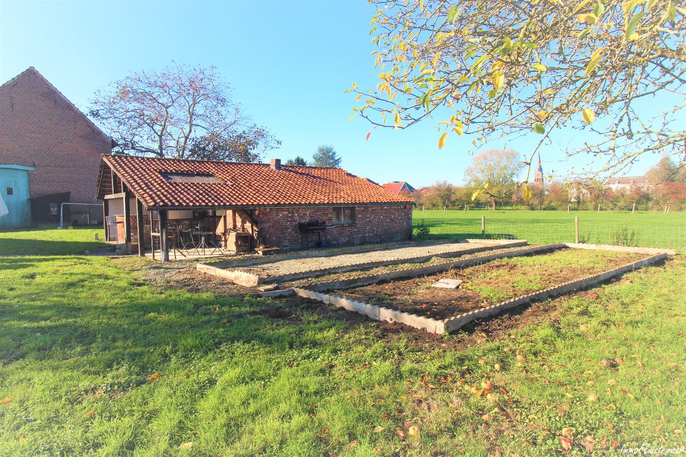 EN OPTION - Maison avec annexes et pr&#233;s sur environ 1ha &#224; Tollembeek/Galmaarden (Brabant Flamand) 