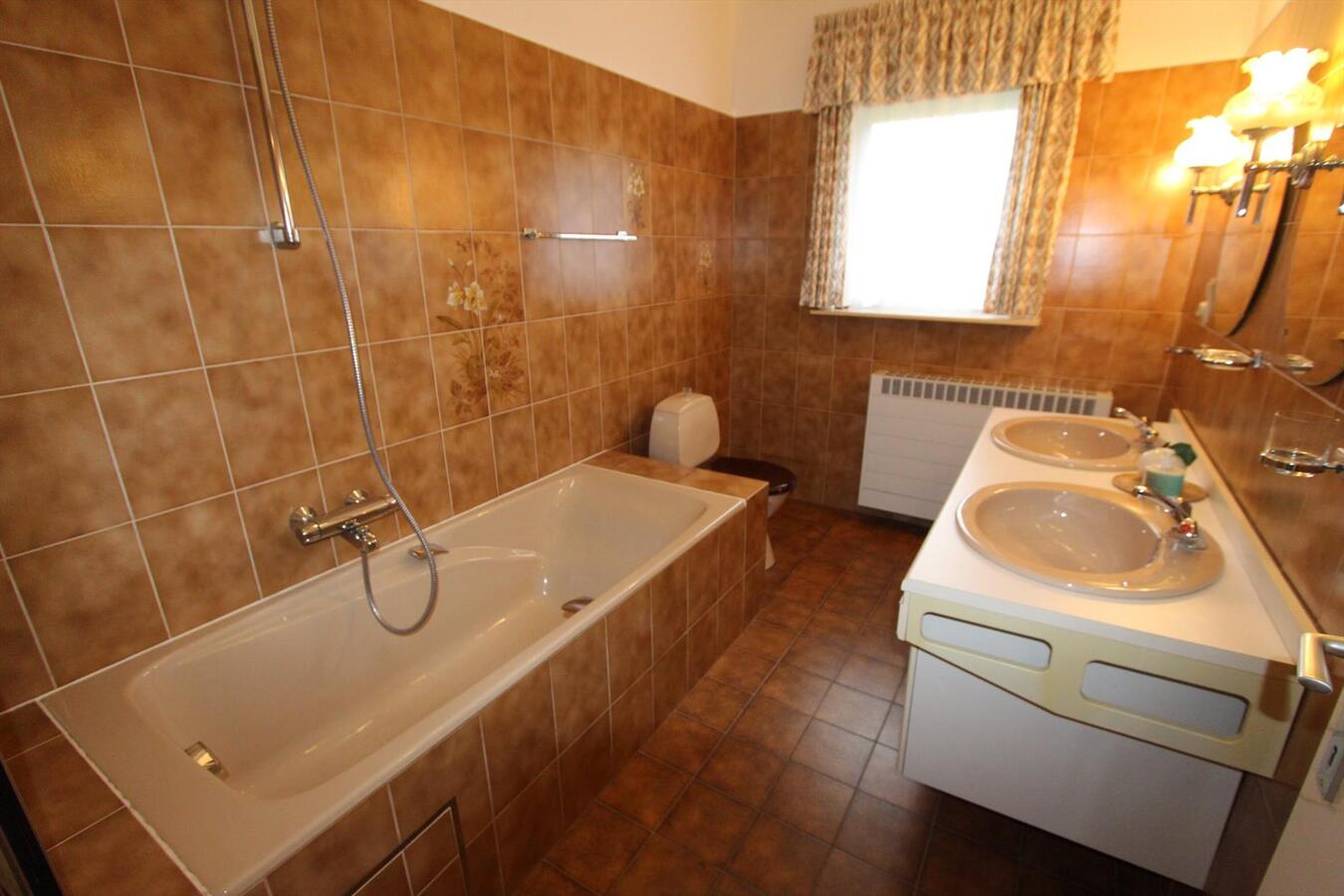 VERKOCHT IN UW BUURT ! 