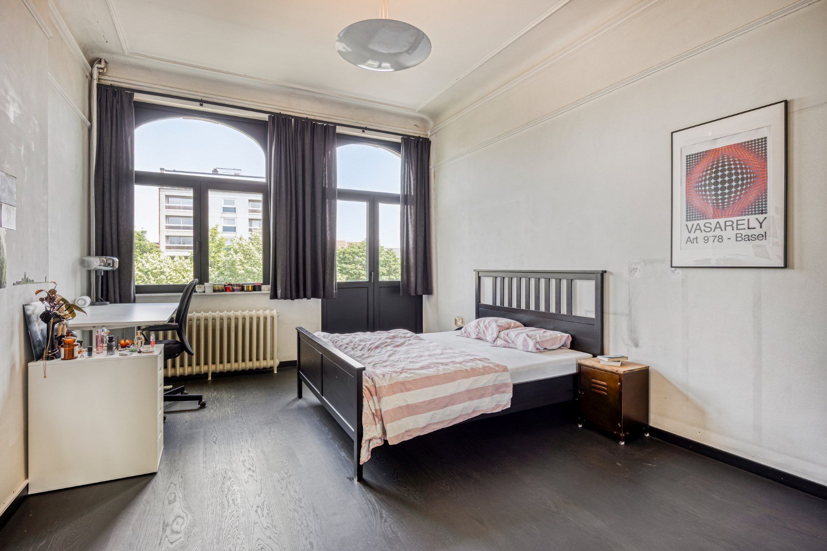 Prachtig herenhuis op de Tiensevest met mogelijkheid tot praktijkruimte - bewoonbare opp. 555 m&#178; 