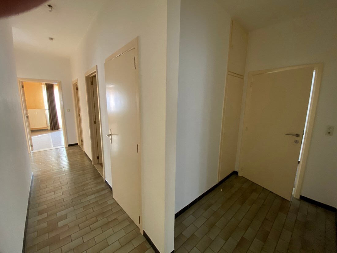 Instapklaar en gezellig gelijkvloers appartement met terras in het hart van Beringen 