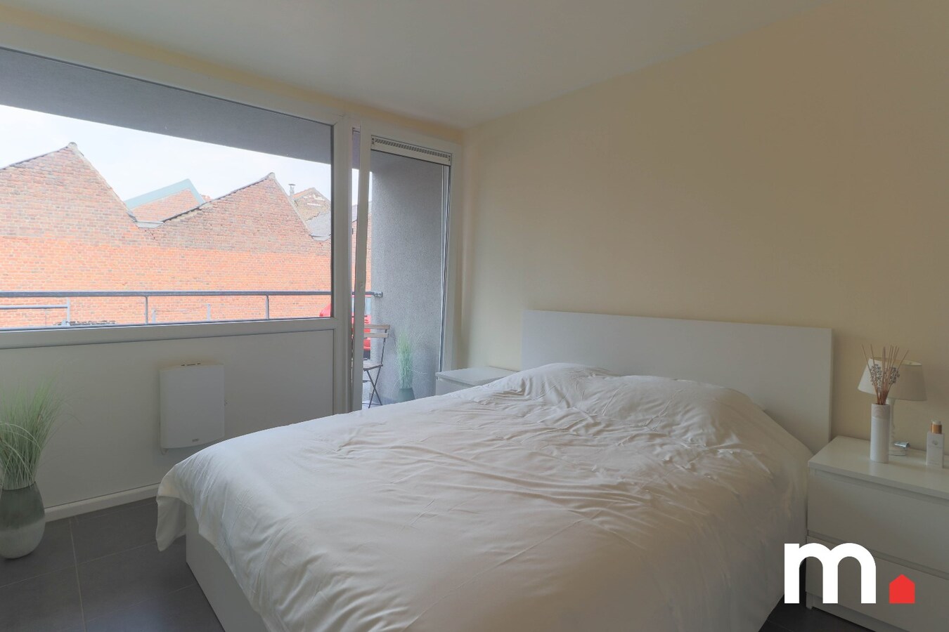 Ruim 1 slaapkamer appartement te huur nabij het centrum van Kortrijk ! 