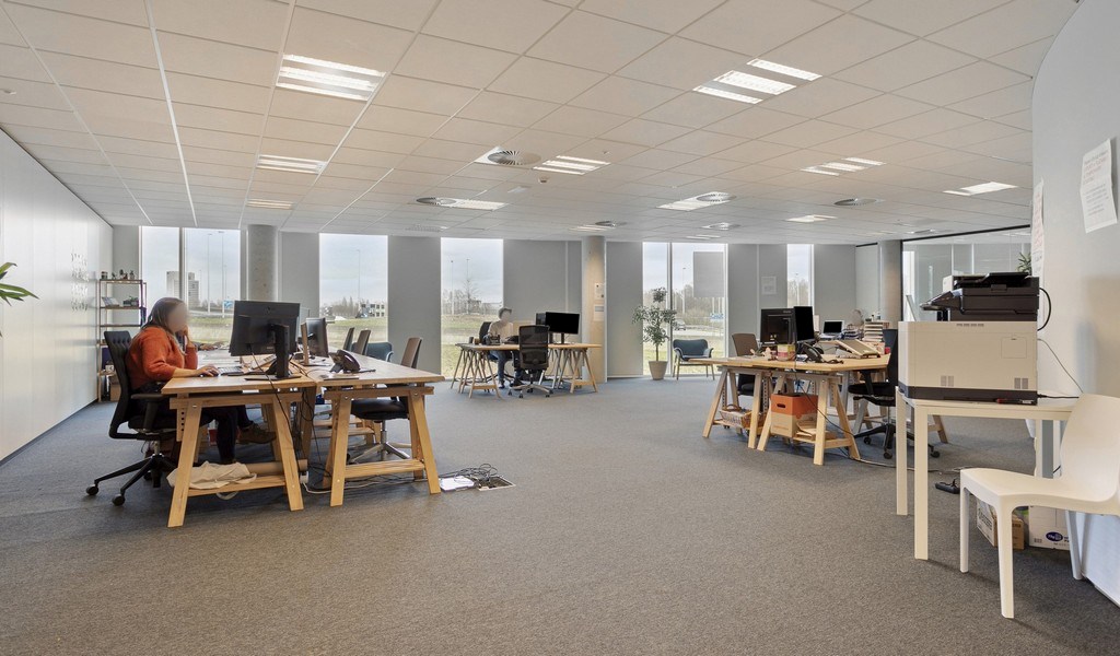 Kantoren met dienstverlening in Planet Business Center aan The Loop in Gent