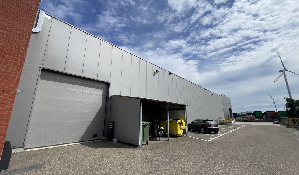 Magazijnen te huur vlakbij E313 in Geel