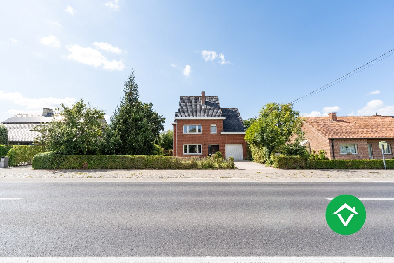 Instapklare woning met 3 slaapkamers en garage te Zarren 